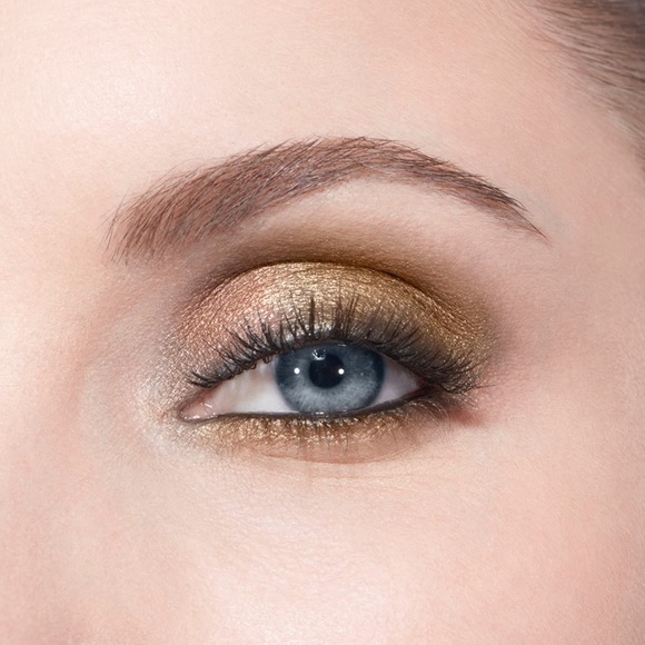 Chanel Holiday 2023 limited edition eyeshadow palette - Picture 3 of 5